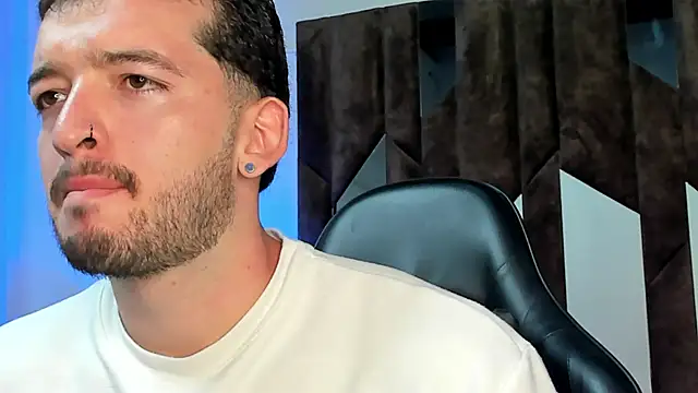 Snapshot of Logan_Wolf-js chatting on 07.16.26 Logan Wolf-js online show from 07.16.26