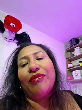 Snapshot of Nyomi_browm chatting on 02.14.26 Nyomi browm online show from 02.14.26