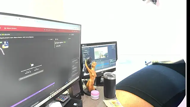 Snapshot of Nyomi_browm chatting on 02.26.26 Nyomi browm online show from 02.26.26