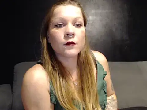 Snapshot of MaitresseAnnaFalcone chatting on 12.06.24 MaitresseAnnaFalcone online show from 12.06.24