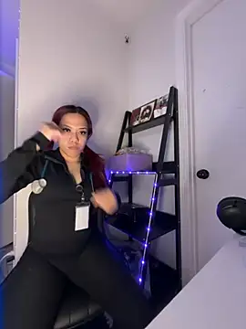 ArielsFeet333 online show from 02.17.26