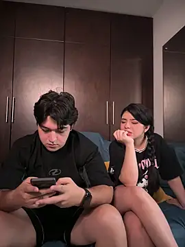 Snapshot of EmilyAndAndrew chatting on 03.01.26 EmilyAndAndrew online show from 03.01.26