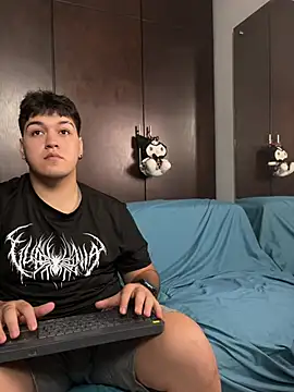 EmilyAndAndrew online show from 03.08.26