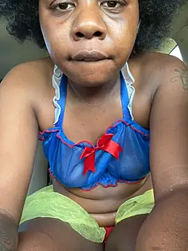 Snapshot of Ebony_Queeen chatting on 04.05.26 Ebony Queeen online show from 04.05.26