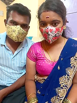 Snapshot of Tamilkannadacouple chatting on 02.08.26 Tamilkannadacouple online show from 02.08.26