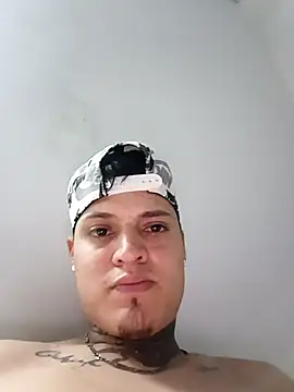 Snapshot of elvaquero06 chatting on 04.06.26 elvaquero06 online show from 04.06.26