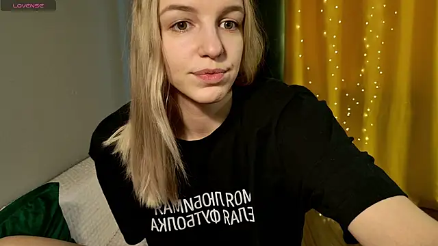 Snapshot of KatyaCherry chatting on 03.02.26 KatyaCherry online show from 03.02.26