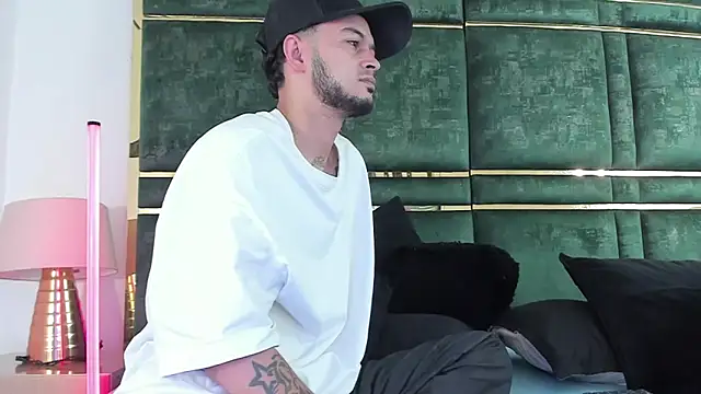 Snapshot of GaelyCoral chatting on 02.25.26 GaelyCoral online show from 02.25.26