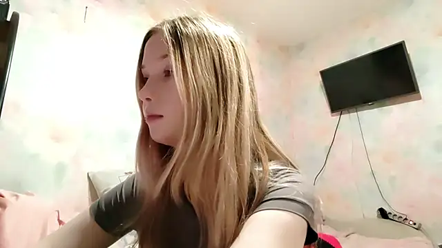 Snapshot of TiaBIanks chatting on 03.06.26 TiaBIanks online show from 03.06.26