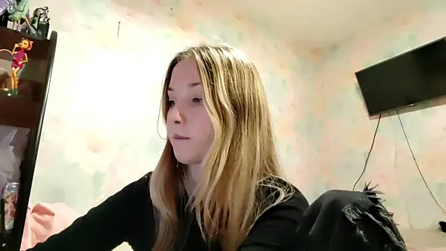 Snapshot of TiaBIanks chatting on 03.11.26 TiaBIanks online show from 03.11.26