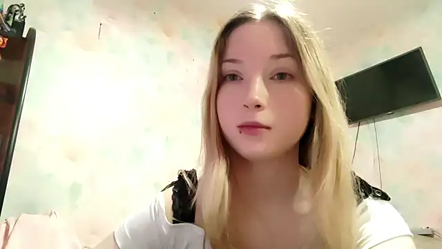 Snapshot of TiaBIanks chatting on 03.19.26 TiaBIanks online show from 03.19.26