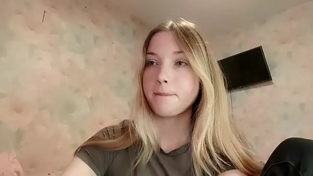 Snapshot of TiaBIanks chatting on 03.25.26 TiaBIanks online show from 03.25.26