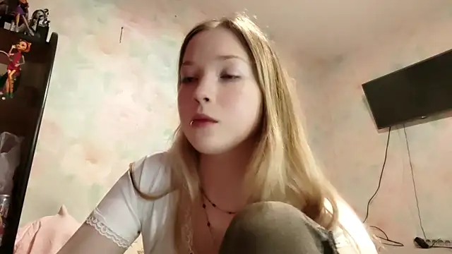 Snapshot of TiaBIanks chatting on 04.02.26 TiaBIanks online show from 04.02.26