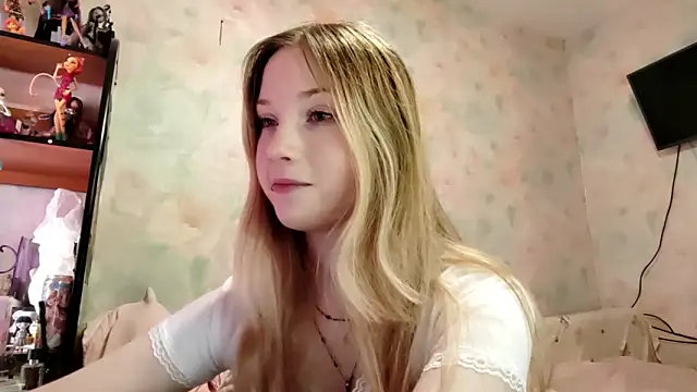 Snapshot of TiaBIanks chatting on 04.03.26 TiaBIanks online show from 04.03.26