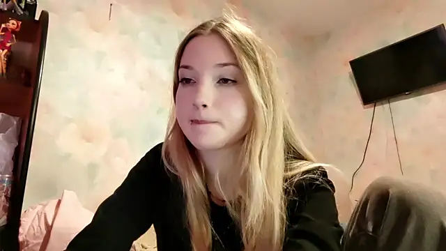 Snapshot of TiaBIanks chatting on 04.08.26 TiaBIanks online show from 04.08.26