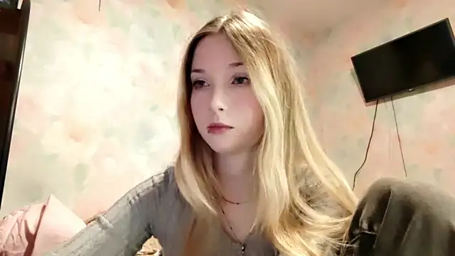 Snapshot of TiaBIanks chatting on 04.10.26 TiaBIanks online show from 04.10.26