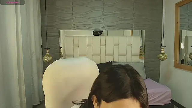 Thaliaa Lopez online show from 02.16.26