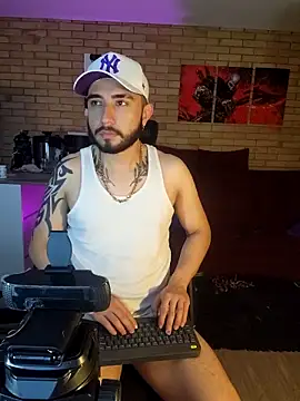 Snapshot of dave_wolf7 chatting on 02.18.26 dave wolf7 online show from 02.18.26