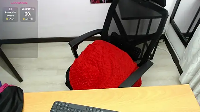 FRANCESCA LOVE  online show from 04.12.26