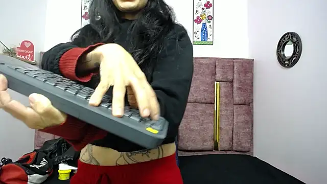 FRANCESCA LOVE  online show from 04.18.26