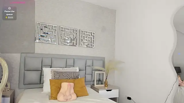 luna forever7 online show from 04.17.26