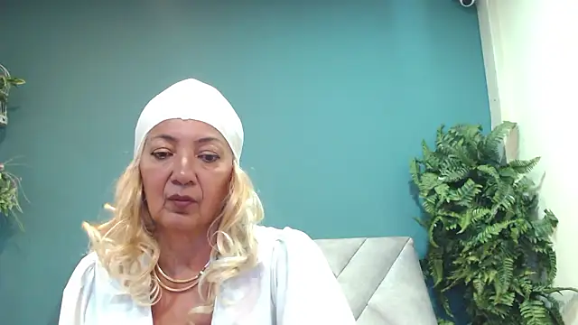 AmelieLux online show from 03.12.26