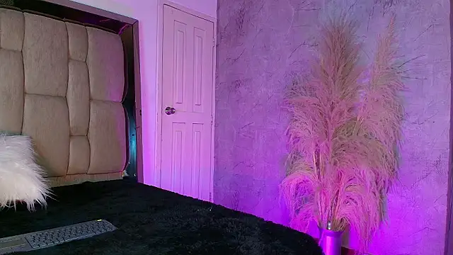 Snapshot of REDS_VELVET chatting on 02.09.26 REDS VELVET online show from 02.09.26