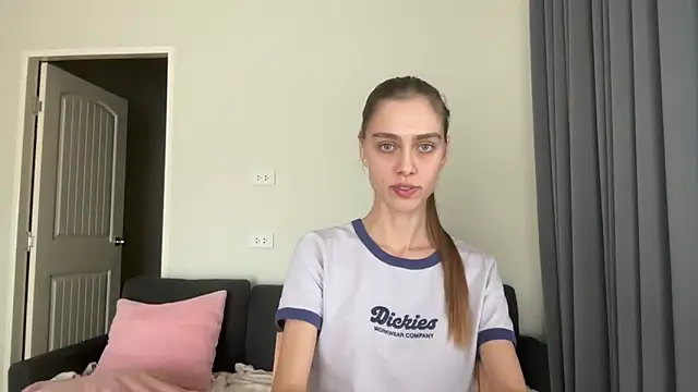 Snapshot of SonyaSweety chatting on 02.20.26 SonyaSweety online show from 02.20.26