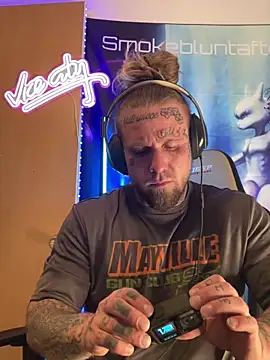 Snapshot of Smokebluntafterblunt chatting on 03.04.26 Smokebluntafterblunt online show from 03.04.26