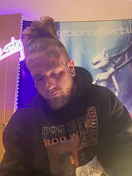 Snapshot of Smokebluntafterblunt chatting on 04.01.26 Smokebluntafterblunt online show from 04.01.26