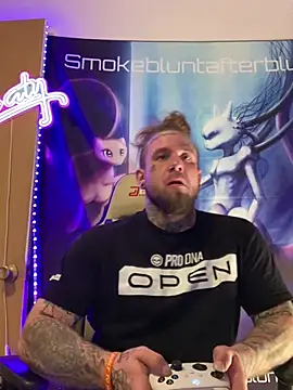 Snapshot of Smokebluntafterblunt chatting on 04.06.26 Smokebluntafterblunt online show from 04.06.26