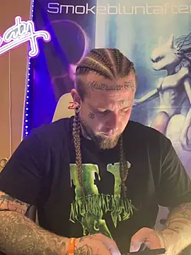 Snapshot of Smokebluntafterblunt chatting on 04.12.26 Smokebluntafterblunt online show from 04.12.26