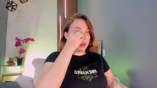 Snapshot of SimonaStar chatting on 02.26.26 SimonaStar online show from 02.26.26