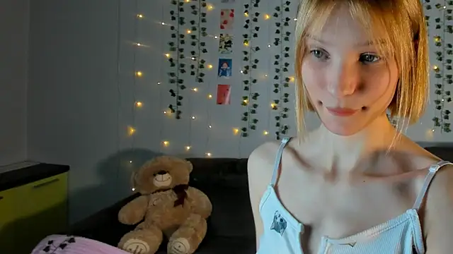 Kiracute18 online show from 02.22.26