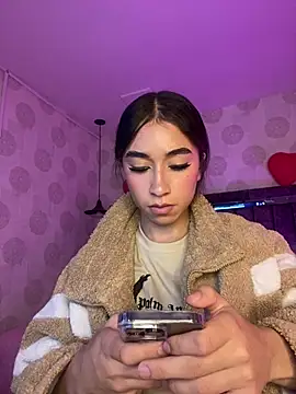 Snapshot of alahia_pink chatting on 03.04.26 alahia pink online show from 03.04.26