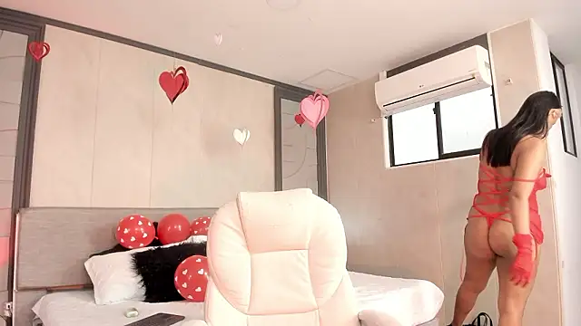 alicee clark  online show from 02.14.26