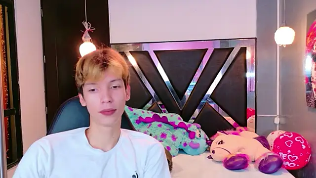 Liam Green1 online show from 02.15.26