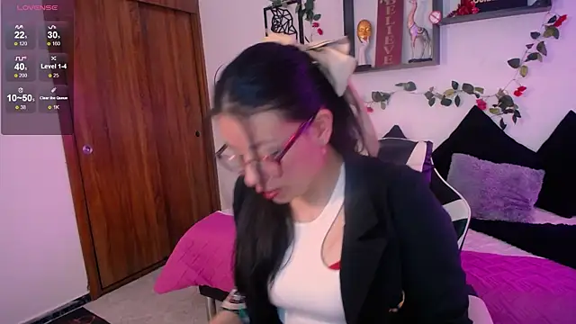 Snapshot of QueenRose94 chatting on 02.19.26 QueenRose94 online show from 02.19.26