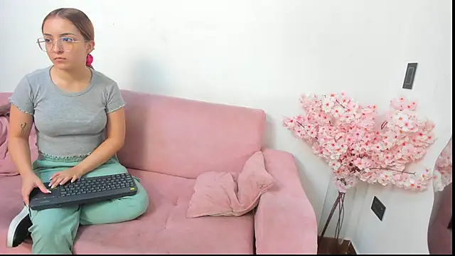 Snapshot of Kitty_f00x chatting on 07.08.26 Kitty f00x online show from 07.08.26