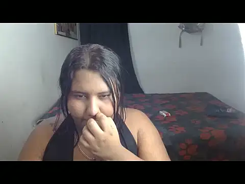 Snapshot of naomyandpablot chatting on 04.22.26 naomyandpablot online show from 04.22.26