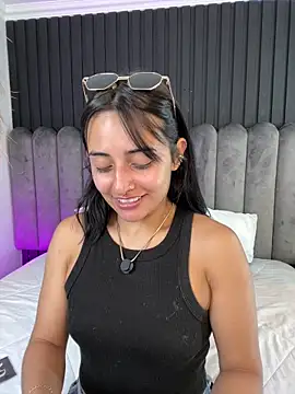 Snapshot of Nanda_vixen_ chatting on 04.03.26 Nanda vixen online show from 04.03.26