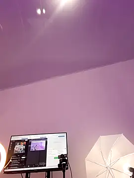 Ariana Castillo   online show from 02.24.26