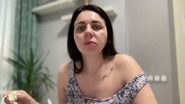 Darsy Rox online show from 04.06.26