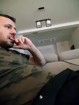 Snapshot of defaktor chatting on 02.27.26 defaktor online show from 02.27.26