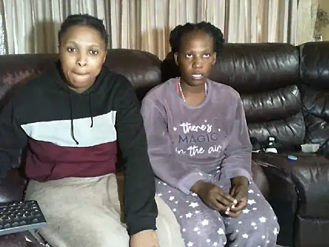 Snapshot of Caramel-Diva chatting on 03.12.26 Caramel-Diva online show from 03.12.26