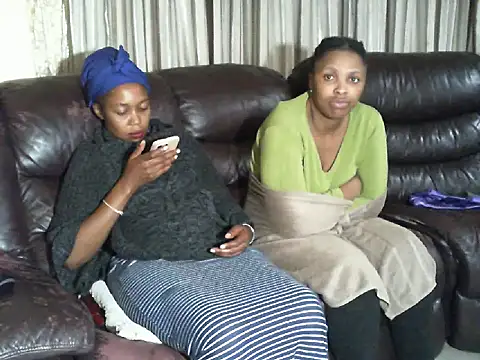 Snapshot of Caramel-Diva chatting on 03.15.26 Caramel-Diva online show from 03.15.26