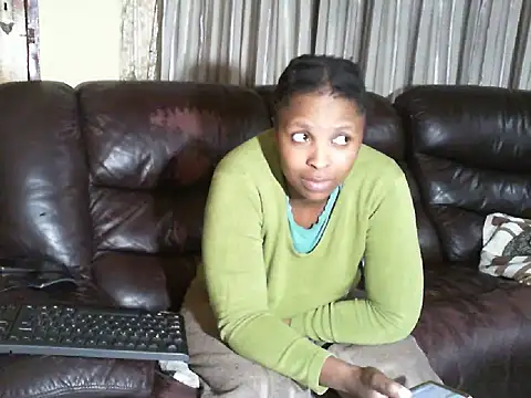 Snapshot of Caramel-Diva chatting on 03.16.26 Caramel-Diva online show from 03.16.26