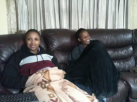 Snapshot of Caramel-Diva chatting on 04.08.26 Caramel-Diva online show from 04.08.26