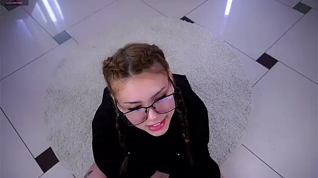 SulemaNeugin online show from 03.29.26