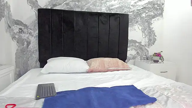 JazminMonroee  online show from 04.28.26